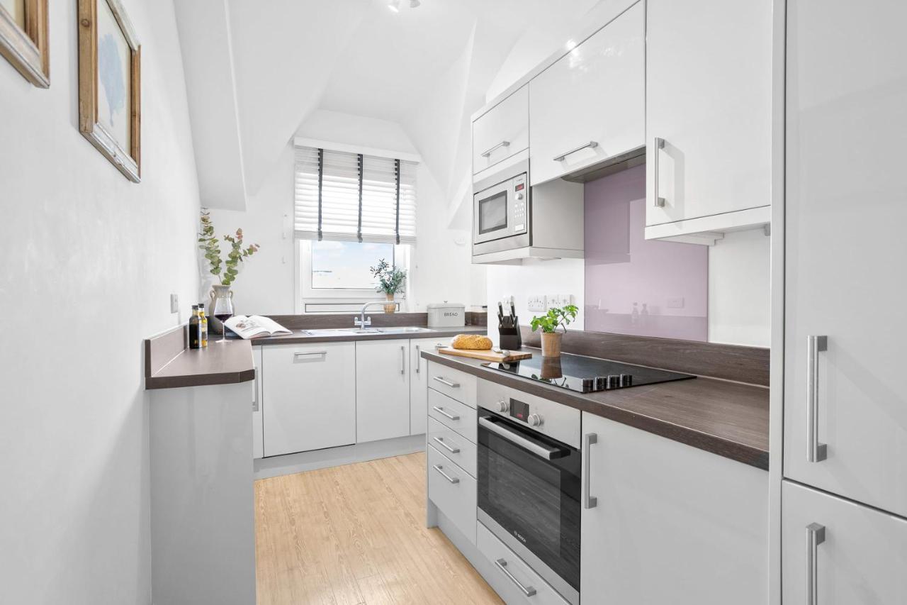 Wellswood Apartment - Sunny Apartment With Stunning Sea Views And Private Balcony Torquay Eksteriør bilde